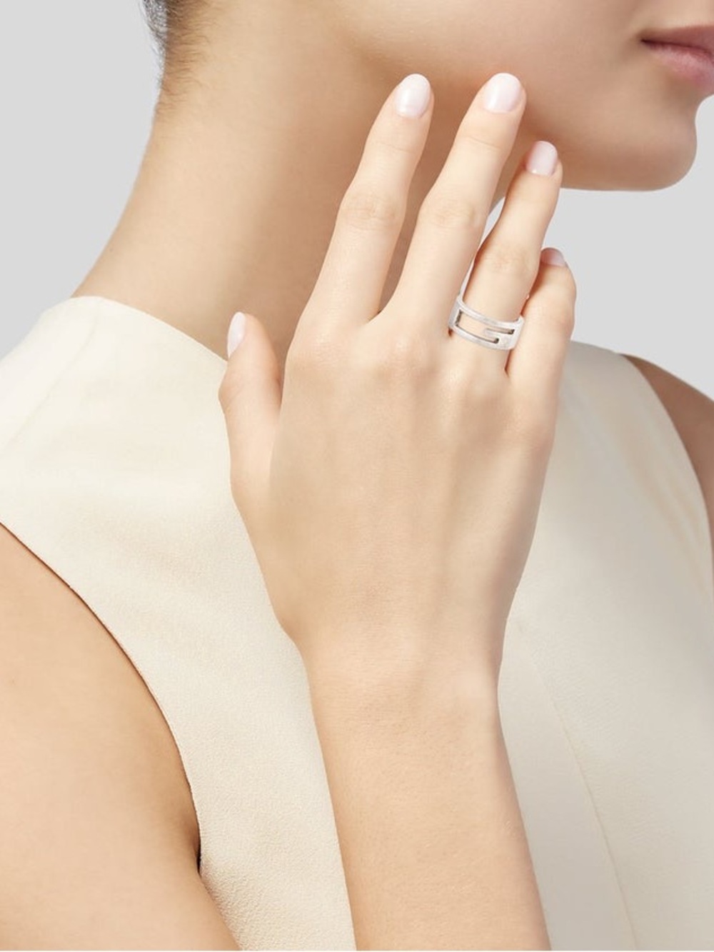 Authentic Gucci Cutout Geometric G Ring crafted from 925 sterling silver